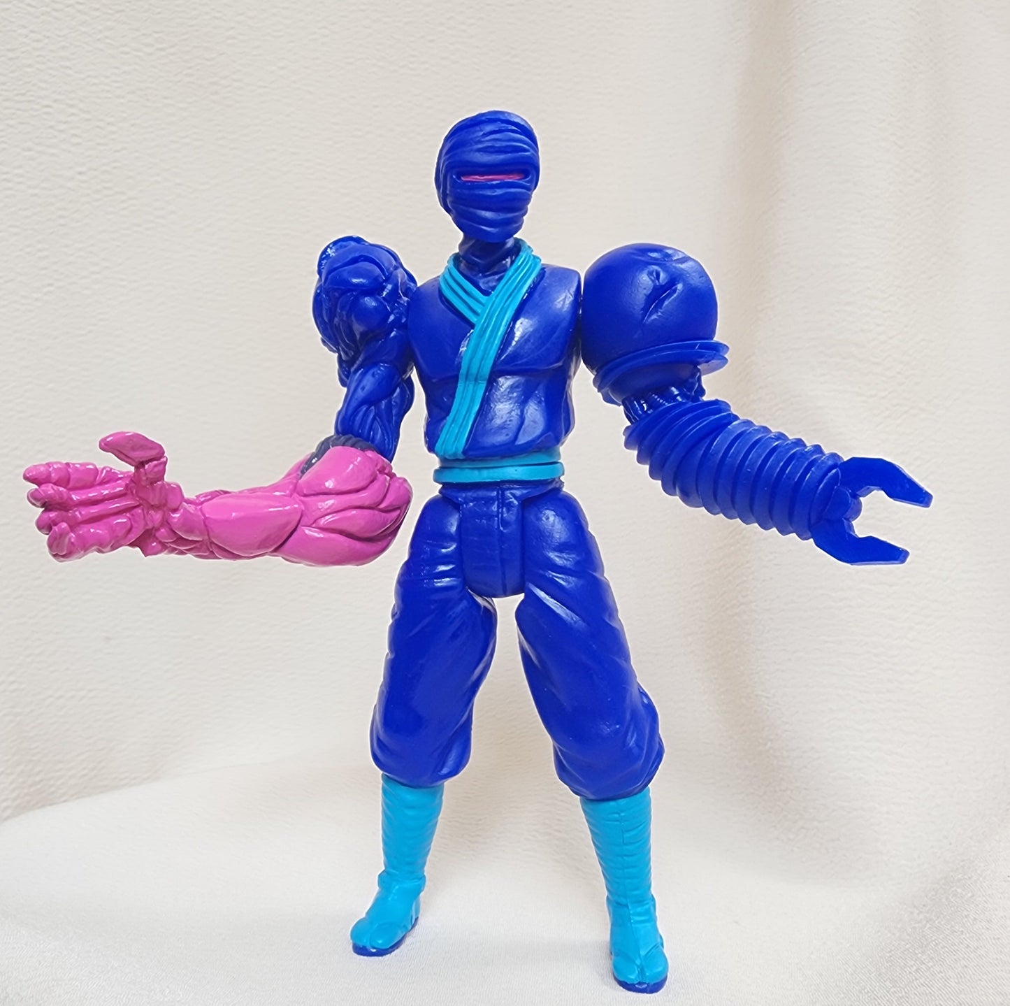 Trilo Emissary Loch - Deluxe Figure